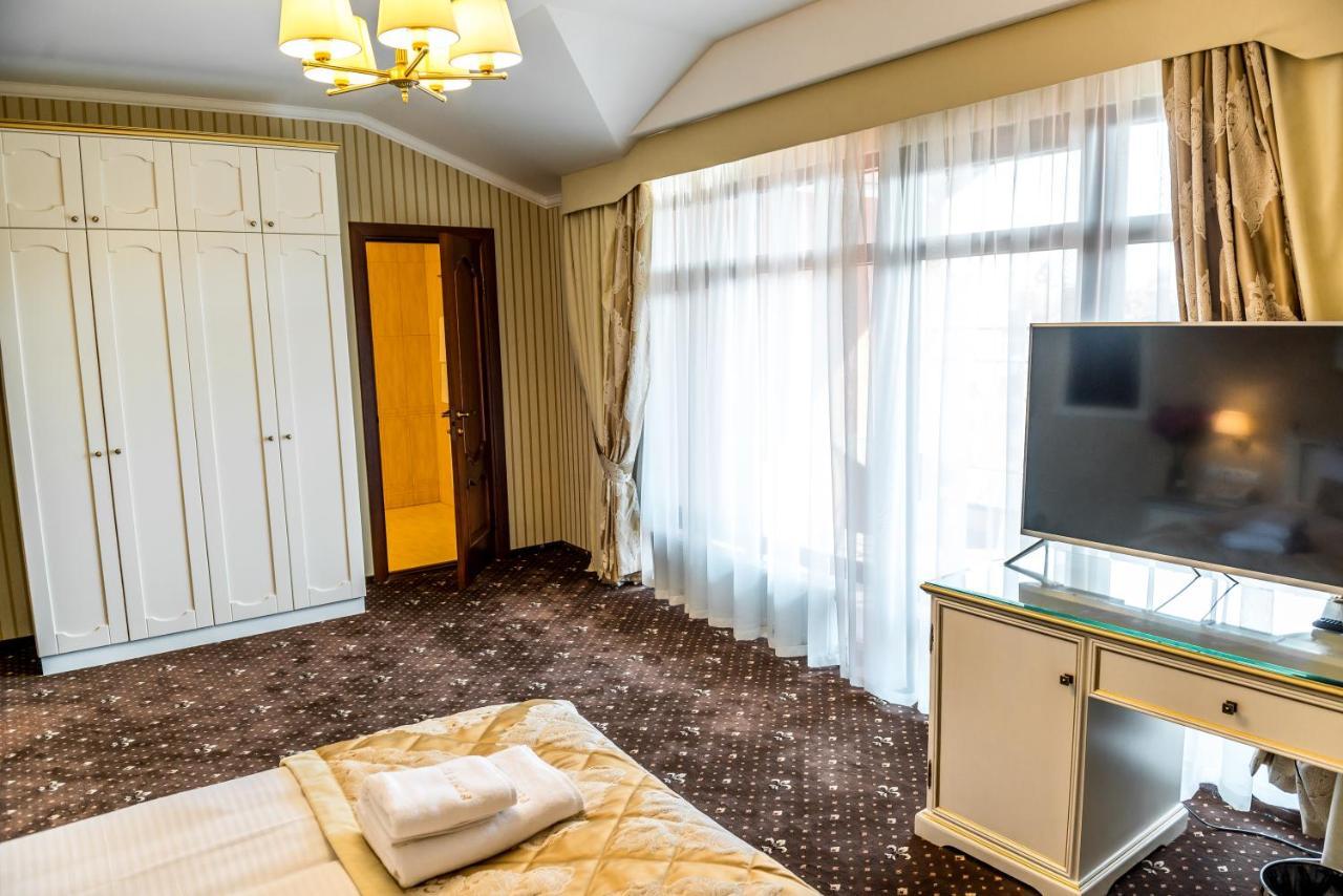 Fenix Town Hotel วินนิตซา ภายนอก รูปภาพ