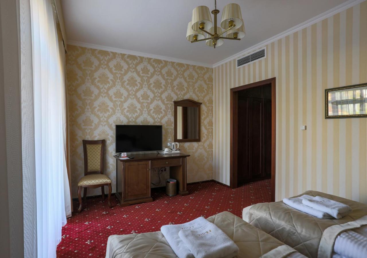 Fenix Town Hotel วินนิตซา ภายนอก รูปภาพ