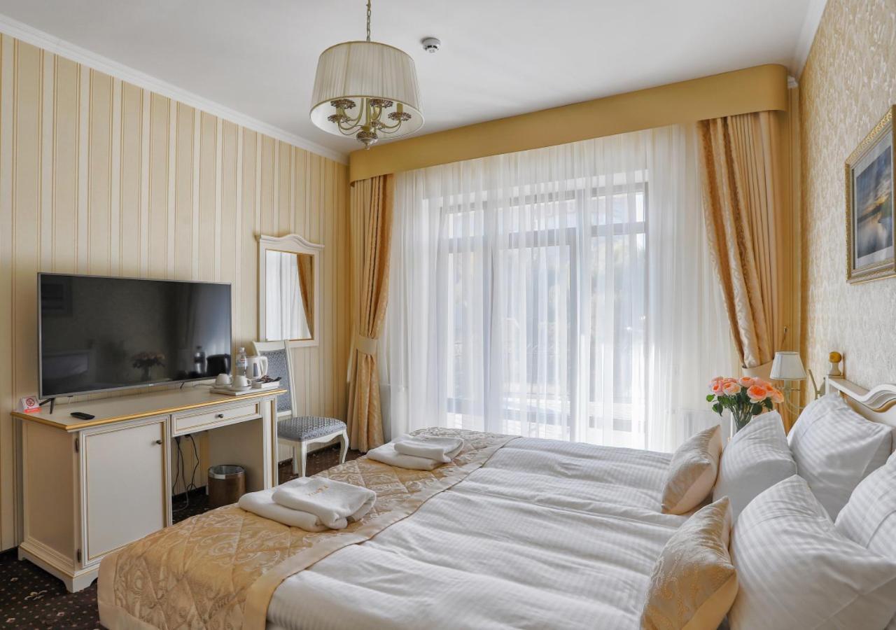 Fenix Town Hotel วินนิตซา ภายนอก รูปภาพ