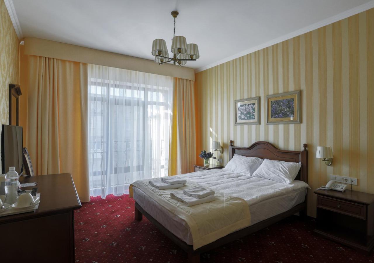 Fenix Town Hotel วินนิตซา ภายนอก รูปภาพ