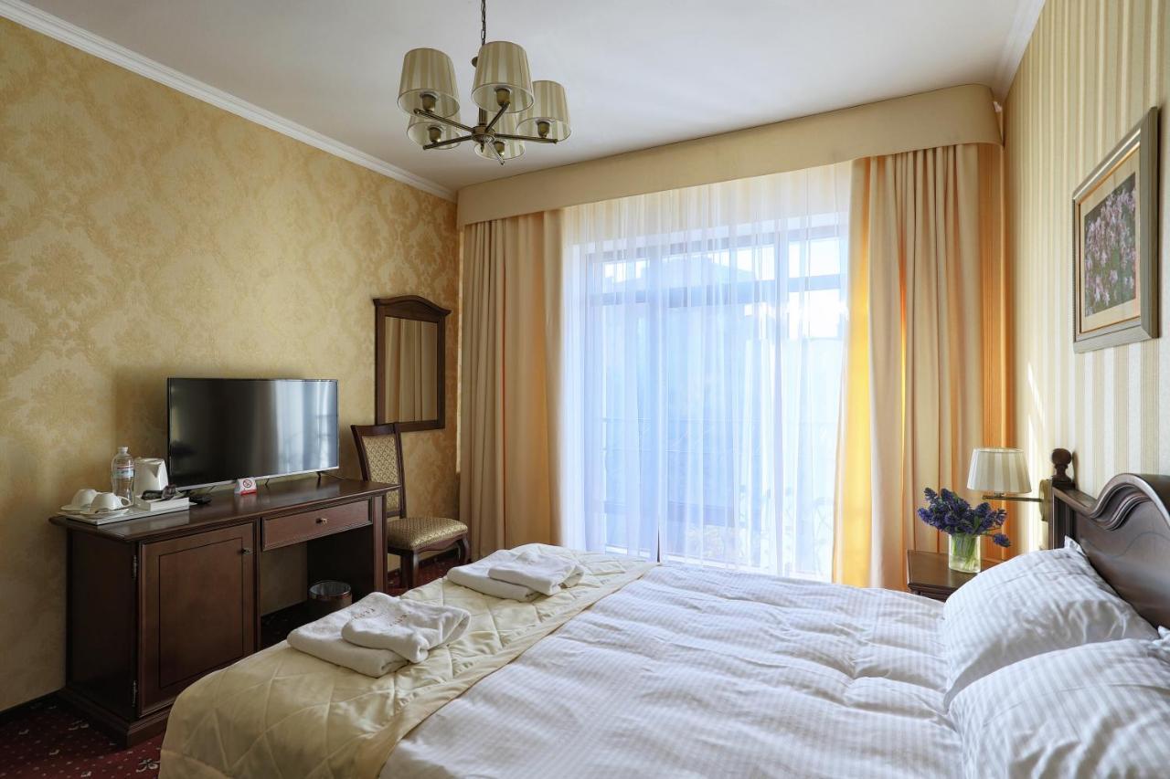 Fenix Town Hotel วินนิตซา ภายนอก รูปภาพ