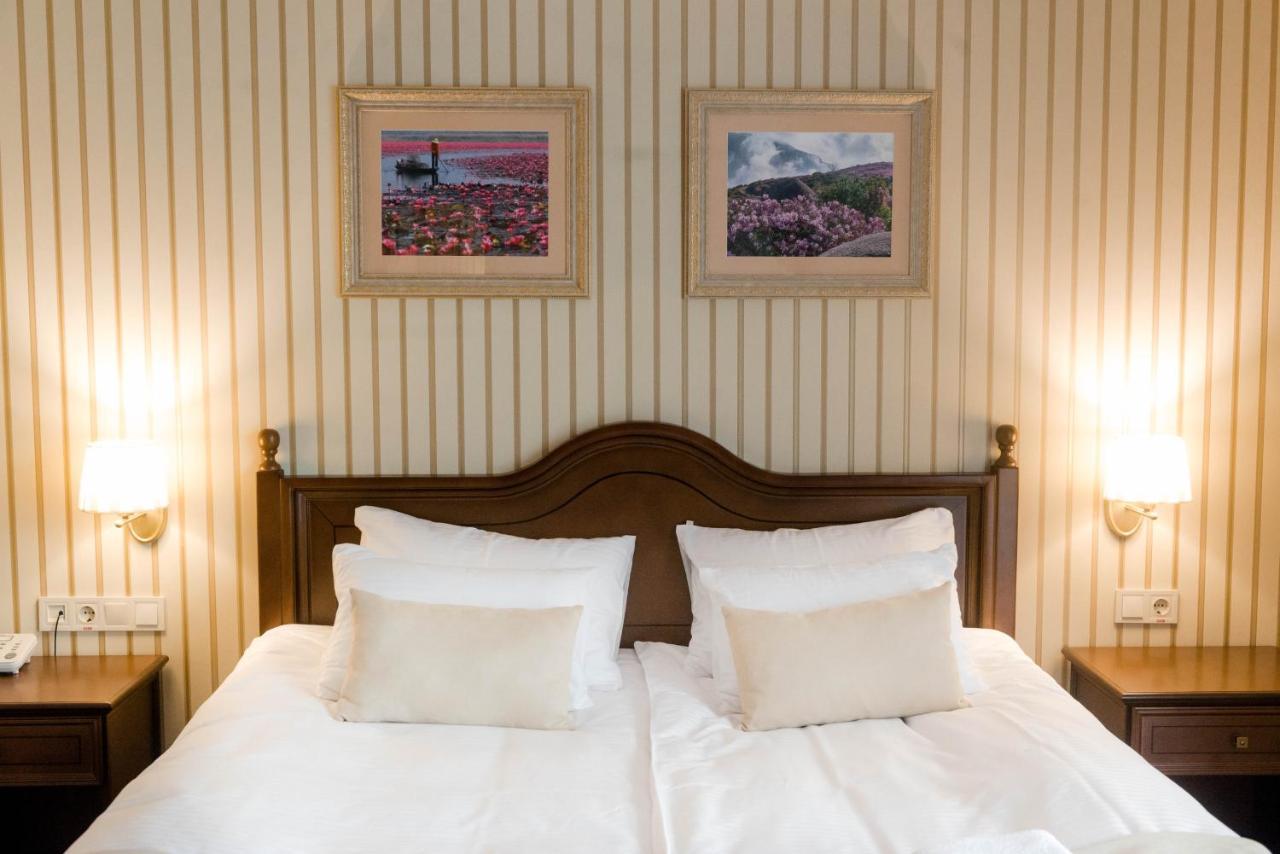 Fenix Town Hotel วินนิตซา ภายนอก รูปภาพ