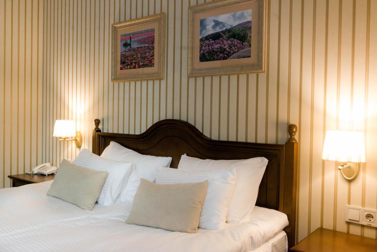 Fenix Town Hotel วินนิตซา ภายนอก รูปภาพ